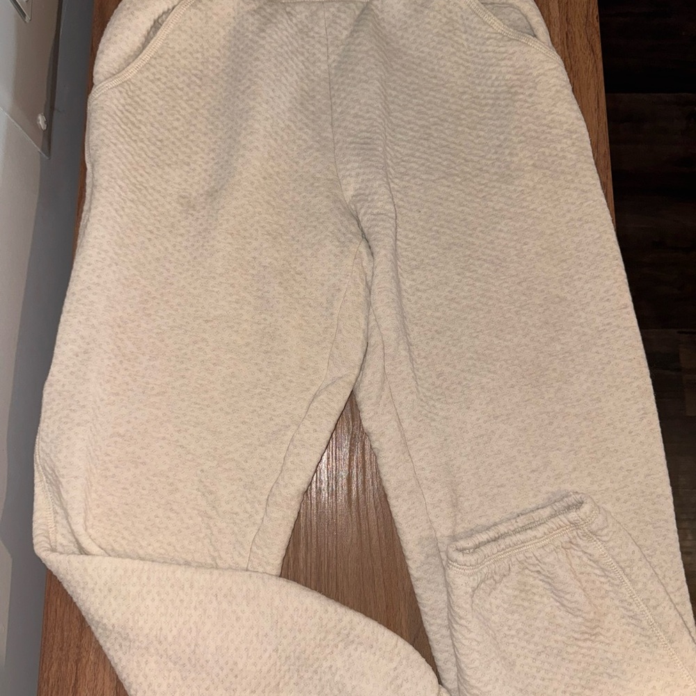 Offline by Aerie Cream Sports Set - Picture 4 of 5
